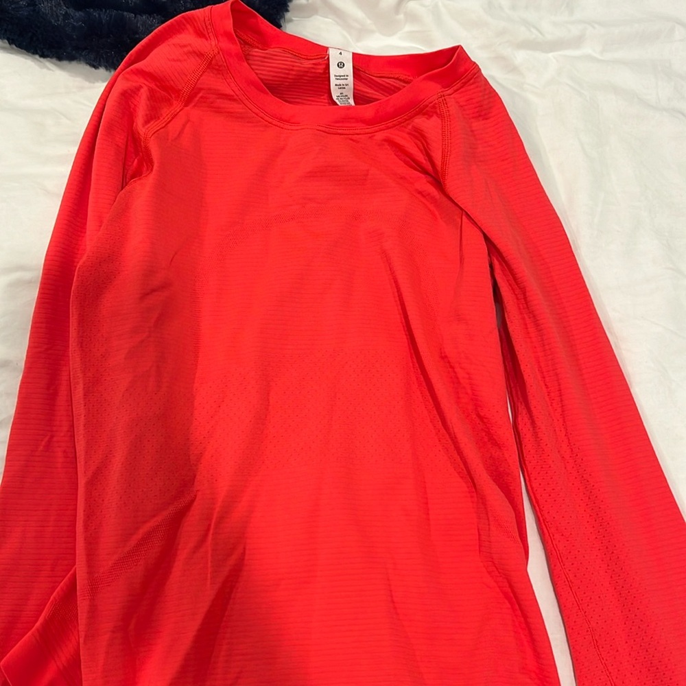 size 4 lululemon swiftly long sleeve - waist length